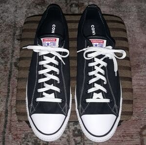 NWOT Men's Low Top Converse Size 13